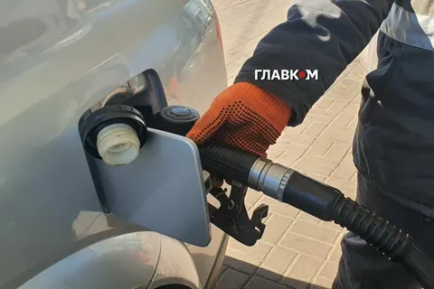 Бензин подешевшав: скільки коштує пальне 31 серпня