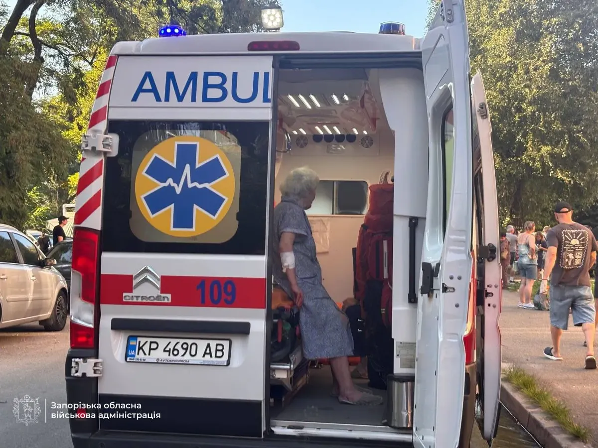 Удар по Запоріжжю: загинула жінка, 18 поранених, серед них діти