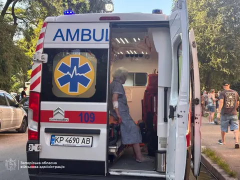 Удар по Запоріжжю: загинула жінка, 18 поранених, серед них діти