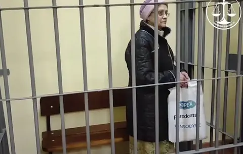 «Рідна мати моя» у московському суді: пенсіонерці з Токмака підтвердили 15 років