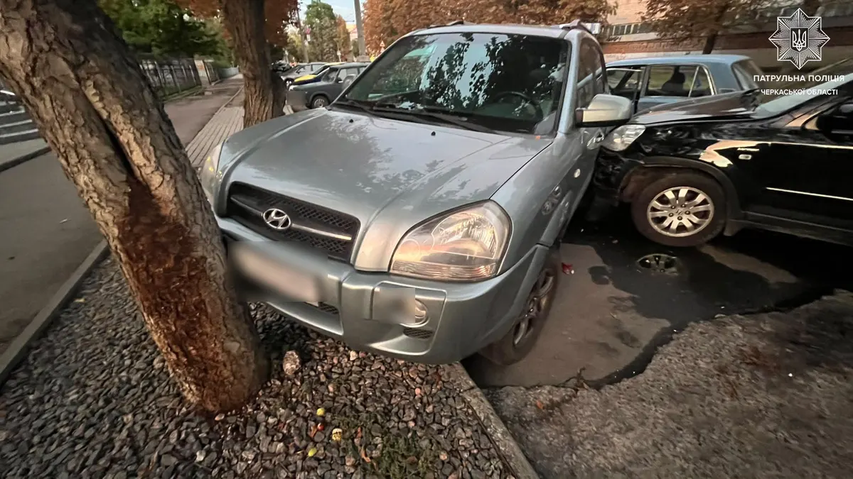 У Черкасах водій із 1,13 проміле зіткнувся з ВАЗом і зніс ще три автівки