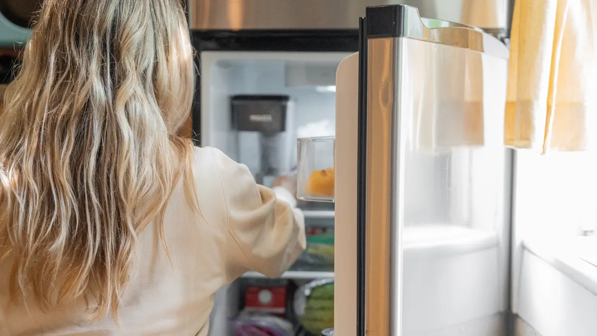 Продукти в холодильнику: як розкласти за температурними зонами