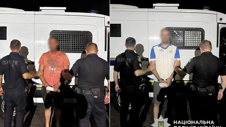 На Хмельниччині двоє чоловіків інсценували ДТП і пограбували матір з сином