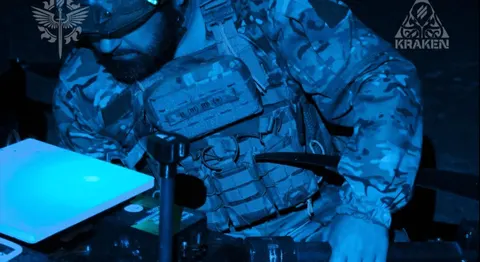Операція «Вівальді»: окупанти згорнули трубопровід і їздять по пальне аж у Ворон
