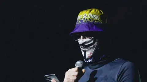 У Чехії поляка побили свої ж — через жовто-блакитну панаму
