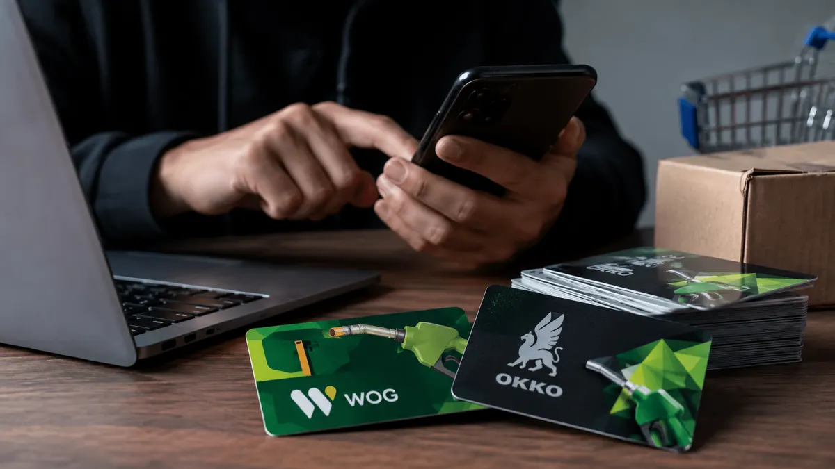 У Кривому Розі шахраї пів року продавали фальшиві талони на пальне WOG та OKKO
