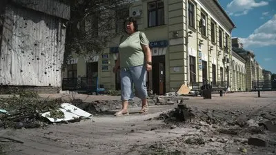 Вокзал у Лозовій після атаки: понад 20 вікон та каси пошкоджені, але рух працює