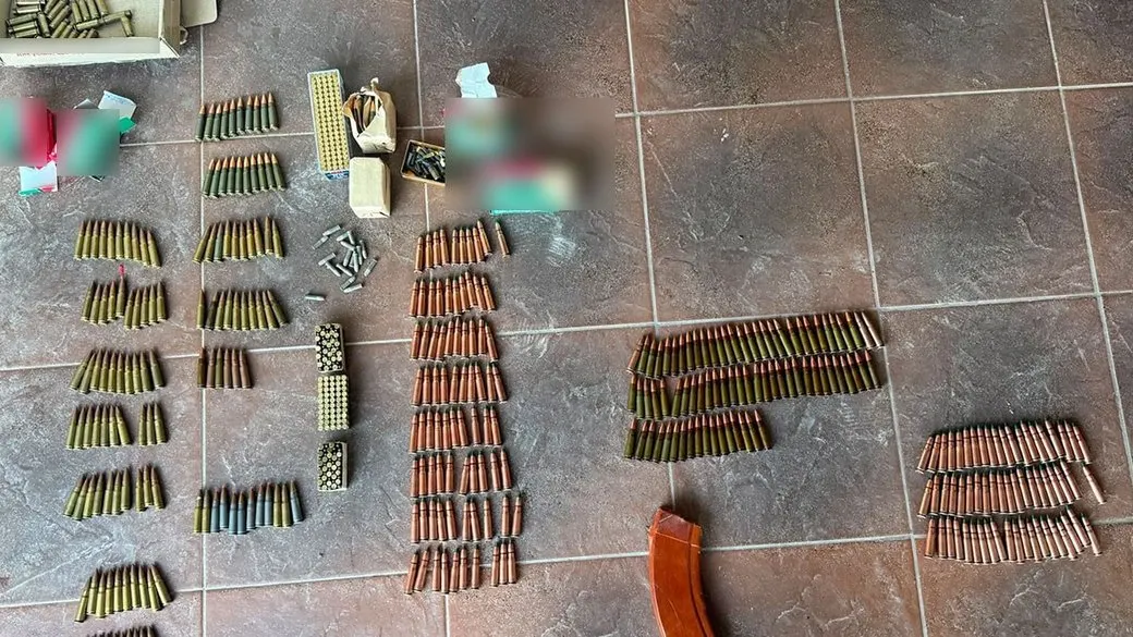 Майже тисяча набоїв і дві гранати: на Тернопільщині затримали чоловіка