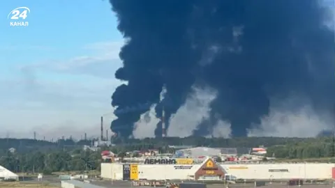 У Ярославлі після атаки дронів горить нафтопереробний завод