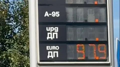Дизель перевалив за 100 грн: чому пального вистачає і що радить Куюн