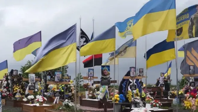 400 тисяч на почесні поховання: що зроблять на кладовищі в Гаразджі