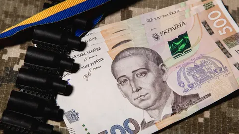 Чоловіки 23–24 років: чому вони опинилися поза бронюванням і виїздом
