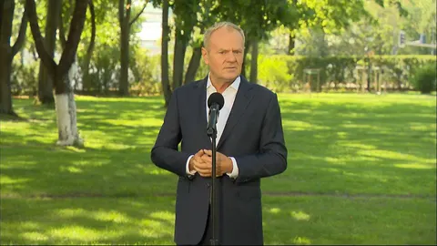 Туск: Навроцький мовчить у відповідь на заклик відреагувати на напад на українців