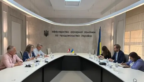 Канада передасть Україні зернові рукави для зберігання врожаю