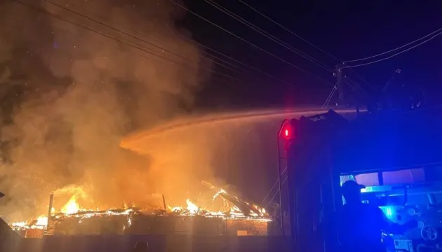 У Конотопі після нічної атаки РФ поранена 14-річна дівчинка та знищене агропідприємство