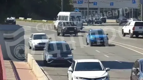 Аварія на з’їзді з Центрального мосту в Дніпрі: рух ускладнено