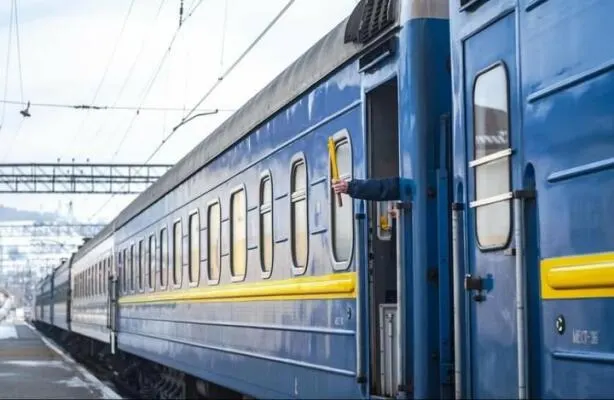 Потяг Дніпро — Запоріжжя затримується на 2,5 години: що відомо