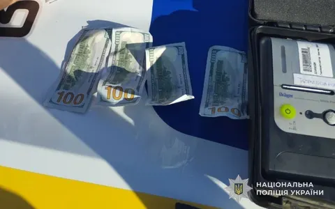 На Тернопільщині нетверезий водій пропонував патрульним $400 хабаря
