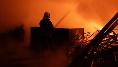 У Франції палає хімзавод: людей просять не виходити з домівок