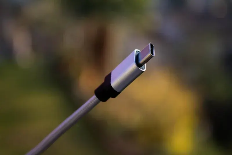 USB-C: чому один бік може працювати краще, ніж інший