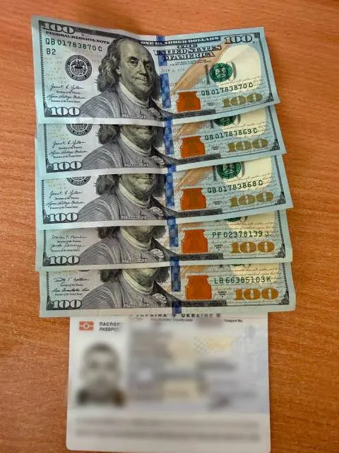 500 доларів під ноутбук: на Львівщині чоловік хотів купити виїзд за кордон