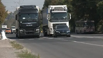 Спека на Тернопільщині: великоваговий транспорт обмежать на дорогах