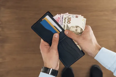 Індексація зарплат у серпні та вересні: кому і скільки доплатять