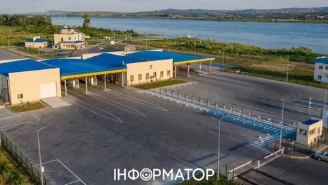 Поромна переправа в Орлівці знову працює після нічної атаки дронів