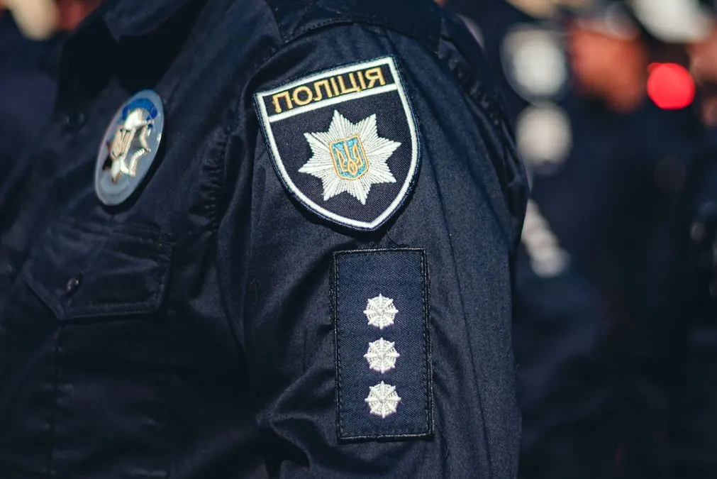 У Львові на зупинці знайшли сумку з автоматом Калашнікова