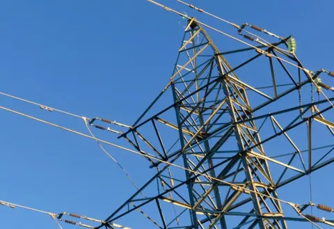 Росіяни вдарили по енергетиці Донеччини: десятки людей без світла