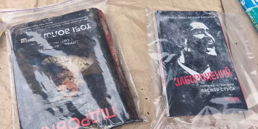 Обгорілі книги з Харкова продають на львівському фестивалі: як допомогти