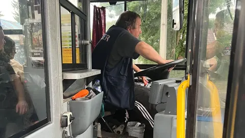 У Луцьку тролейбус не зупинився під час хвилини мовчання: водій проігнорував пас