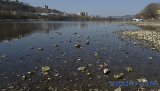 Дністер на межі: Україна та Молдова урізали скид води до рекордного мінімуму