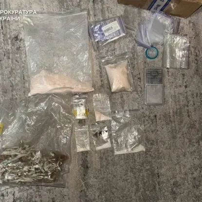 «Закладки» довели до в'язниці: двоє миколаївців сядуть на 9 і 10 років
