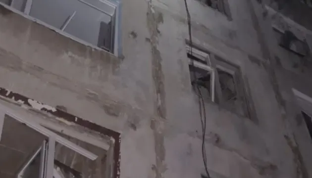 Росіяни вночі скинули сім бомб на Краматорськ: є поранені та зруйновані будинки
