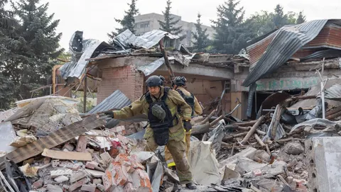 У Краматорську завершили пошуки після авіаудару: 27 постраждалих, одна людина за
