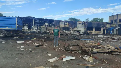 Наслідки атаки у Запоріжжі: територію засмітило на 6,8 тисяч квадратів
