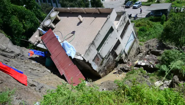 Повінь у Непалі: кількість жертв зросла до 157, серед зниклих — українці