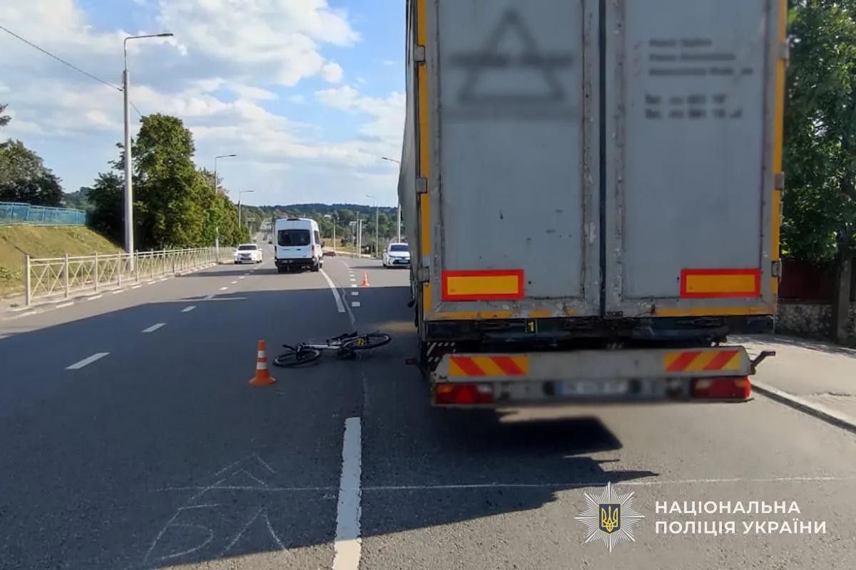 На Тернопільщині за день дві велосипедистки потрапили в аварії