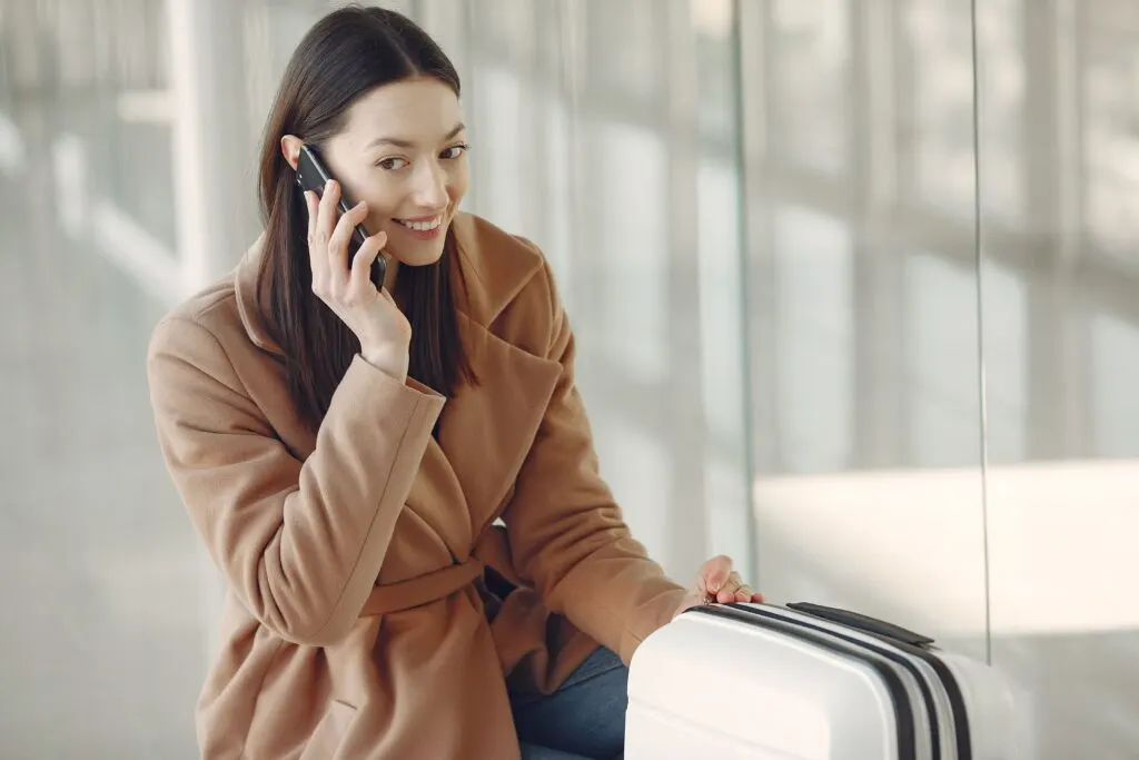eSIM замість пластикової картки: як підключити за кілька хвилин