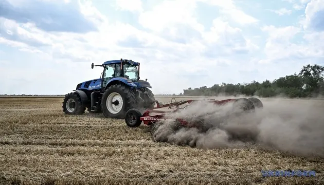 Українські аграрії зібрали понад 32 мільйони тонн зерна