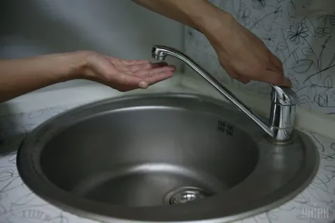 Марганець і громади Дніпропетровщини вже кілька діб без води: прем'єр обіцяє ріш