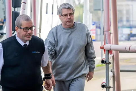 Британець три роки зберігав тіло матері в морозилці заради її пенсії