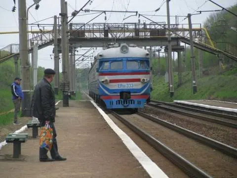 Укрзалізниця запускає додаткові поїзди до Брюховичів: як курсуватимуть