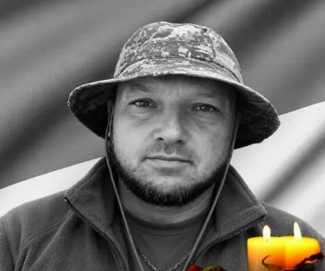 На Тернопільщині попрощаються з воїном Романом Склярчуком