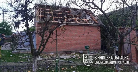 Уламки дрона на Вінниччині: поранені жінки, пошкоджені будинки