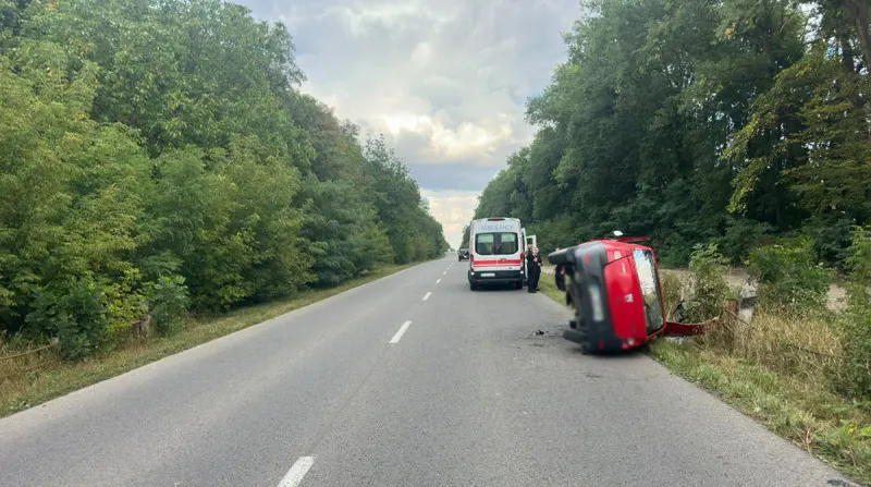 Під Тернополем перекинувся Dacia Logan: водій загинув на місці