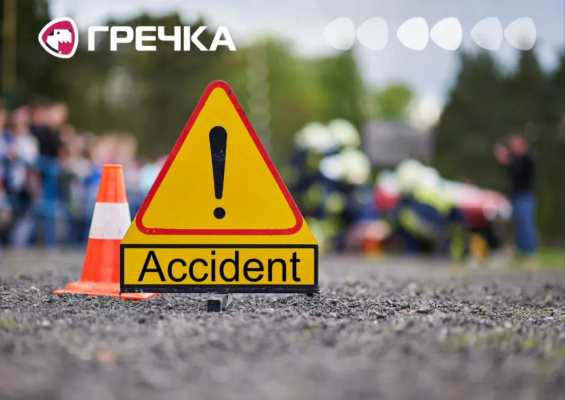 На Кіровоградщині перекинулася вантажівка з олією: водія врятували перехожі