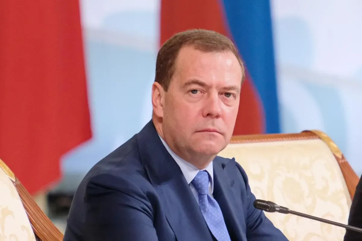 Медведєв пригрозив Німеччині "прямим ударом" через звинувачення в атаці на аеропорт
