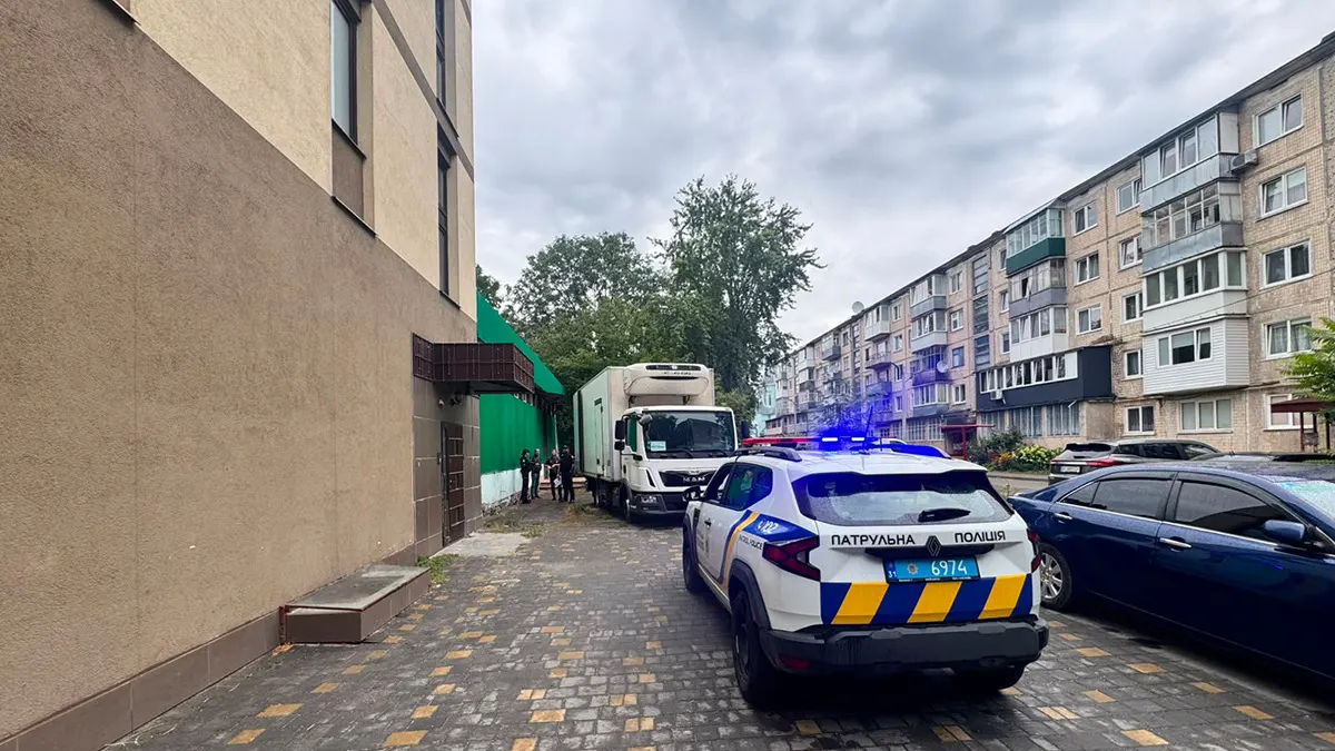 У Тернополі вантажівка наїхала на 83-річну жінку, яка стояла позаду